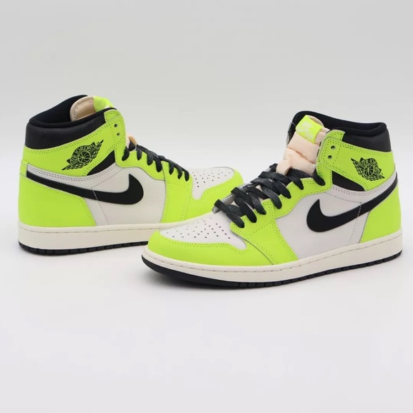 Nike Air Jordan 1 Retro High OG Volt Visionaire - Picture 5 of 10